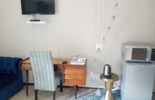 Newcastle House | The Hills Guest House