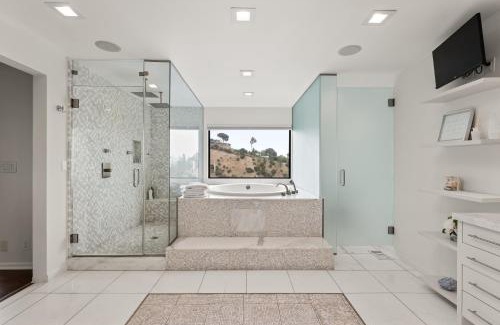 Hollywood Hills West Villa | The Hillside Dreamscape