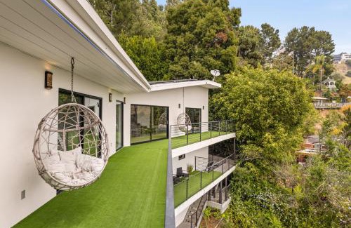 Hollywood Hills West Villa | The Hillside Dreamscape