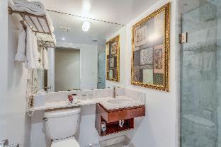 Sutton Place Hotel | The Historic Blue Angel Hotel Lexington Ave, an Ascend Collection