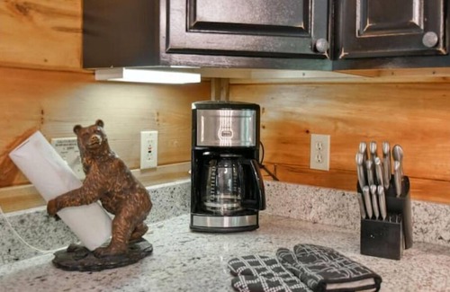 Townsend Cabin | The "Hole" Package Luxury Golf Course Cabinn