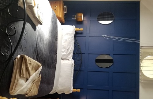 Holyhead House | The Holyhead Lodge, Cottage Bungalow, New & Modern for 2020