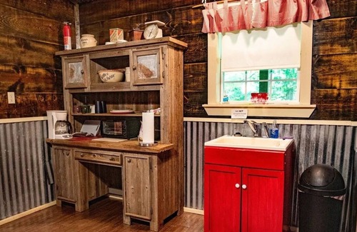 Lindale Cabin | The Home Place-let it be your home away from home for a while!