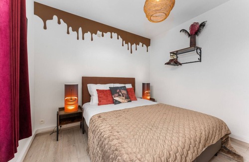 Historical Center Bruges Hotel | The Hot Chocolate Room by Charlie's Choco Factory
