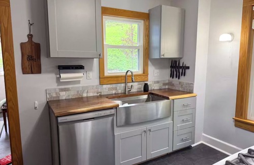 Cooperstown House | The Hot Corner – Big 4BR, Cold AC, Close to Dreams Park & Baseball Fun