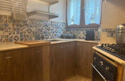 Ovindoli Apartment | The House of the Red Fireplace