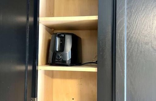 Joplin House | The Hummingbird: Lux 1Bed 1Bath Hideaway Sleeps 4