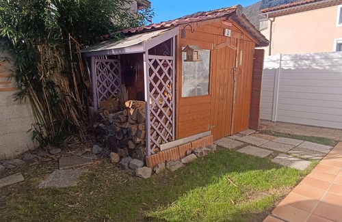Mercus-Garrabet Villa | The hut at the bottom of the garden