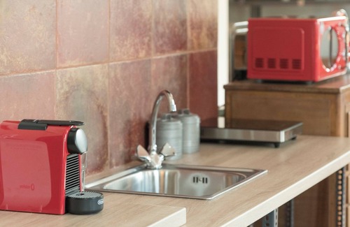 Kerameikos Apartment | The Industrial Loft Private Rooftop & Jacuzzi