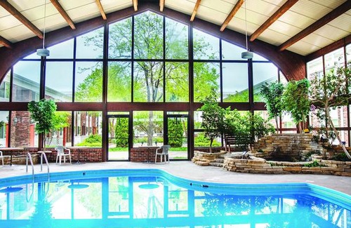 Pewaukee Hotel | The Ingleside Hotel