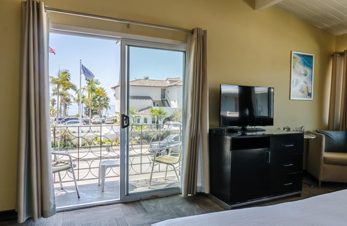 East Beach Hotel | The Inn at East Beach