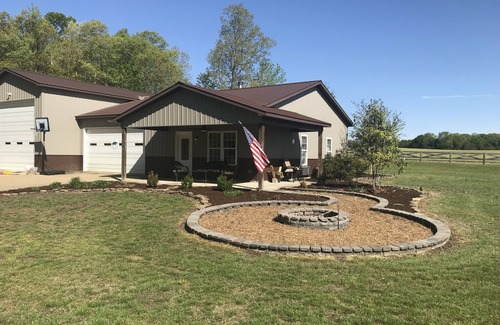 Henderson House | The Inn at Pearce Point-a peaceful farm retreat conveniently to Henderson