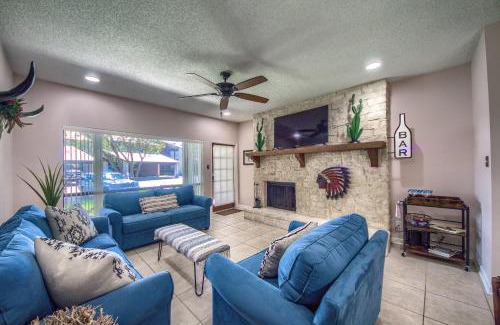 New Braunfels Apartment | The Iron Cactus Condo on the Comal CW C102