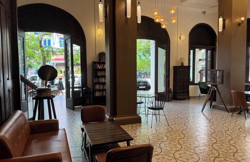 Kampot Hotel | The J Break Boutique