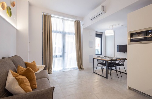 Jesus Apartment | The Joaquin Sorolla Apartment VI by Florit Flats