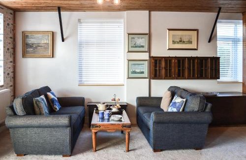 Bagillt House | The Jolly Boat