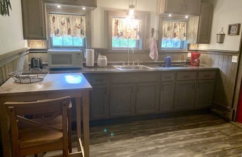 Robbinsville Apartment | The Junebug Studio