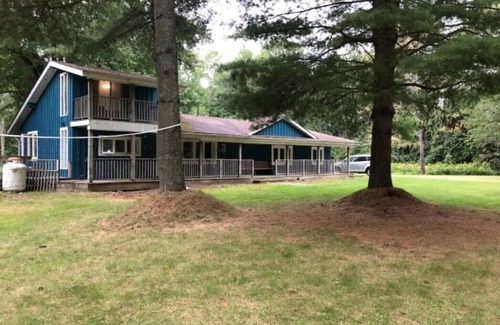 Quinte West House | The Jurassic Lake House please keep in mind sometime Satellite TV Doesn’t work