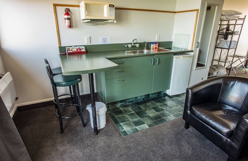 Kaka Point Hotel | The Kaka Point Motels