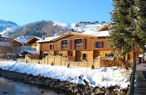 Kaprun Ski Chalet | The Kaprun Edition West CD in Kaprun