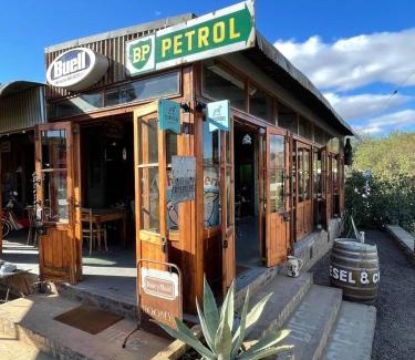 Barrydale Hotel | The Karoo Moon Motel