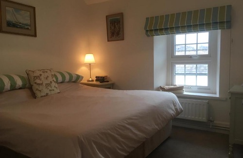 Crickhowell Hotel | The Kestrel B&B