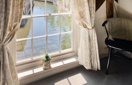 Canterbury Apartment | The Knights Apartment, Eastbridge Hospital