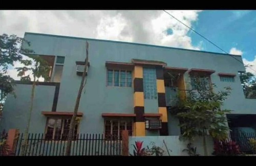 Alangalang House | The Kramer Residence: A/C, Youtube, Netflix