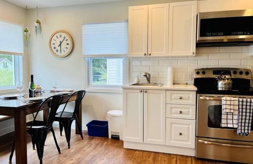 Magog House | The Lady of the Water - Access to the lake