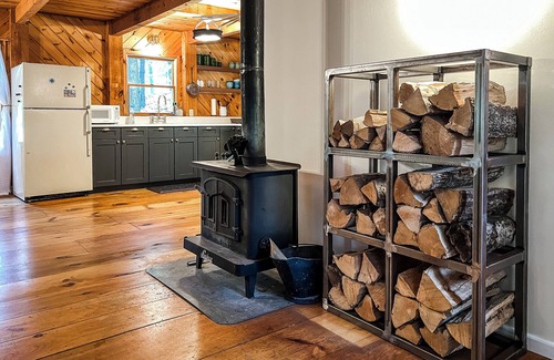 Day Cottage | The Lake Home - Cozy ADK family post & beam lakehouse