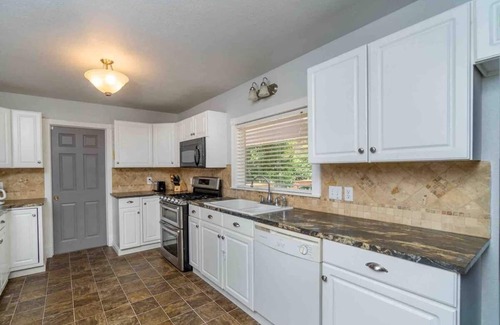 Salina House | The Lake House At Hudson