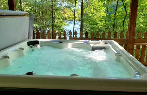 Rockbridge House | The Lake House (Hocking Hills Area)