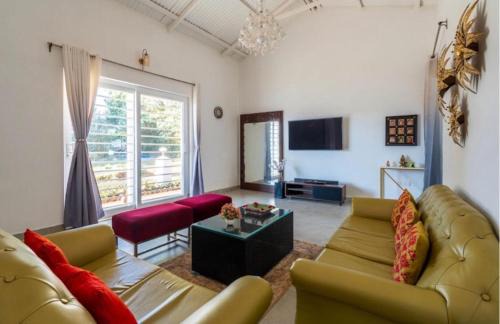 Kandal Hotel | The Lake House Ooty