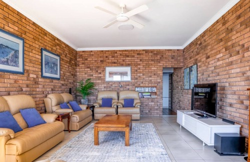 Fishing Point House | The Lakefront Haven perfect for families and friends creating lifelong memories