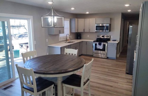 Mountain Home Cabin | The Lakehouse at Fish & Fiddle Family Resort & Extended Stay
