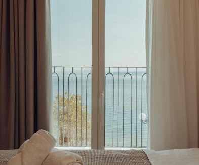 Limni Hotel | The Lakehouse