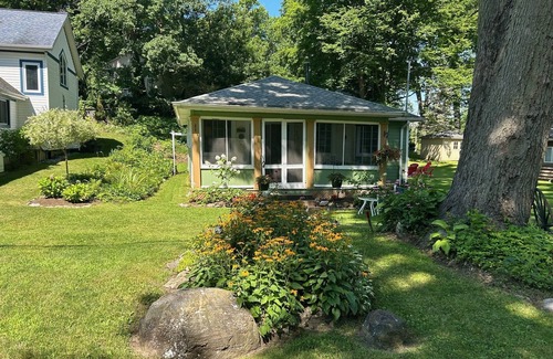 Port Colborne Cottage | The Lakeside Lodge