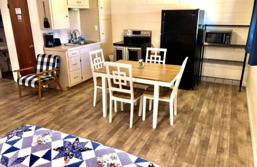 Tow Apartment | The Lakeside Studio 6