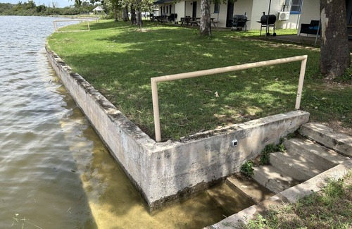 Tow Apartment | The Lakeside Studio 6