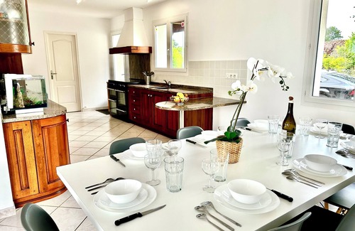 Saubrigues Villa | The Landaise villa with heated pool