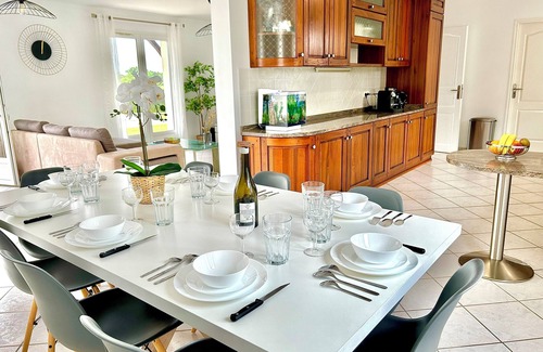 Saubrigues Villa | The Landaise villa with heated pool