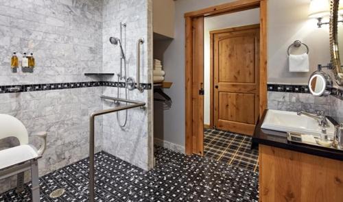 Lakeside Park Resort | The Landing Resort and Spa