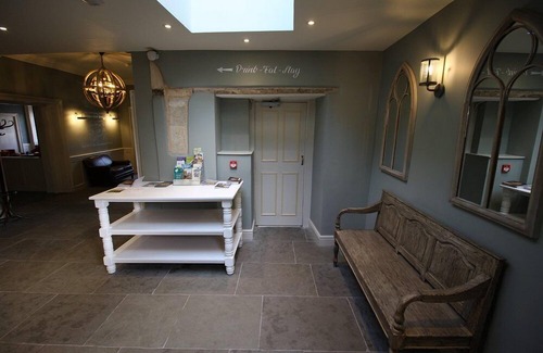 Calne Hotel | The Lansdowne Hotel