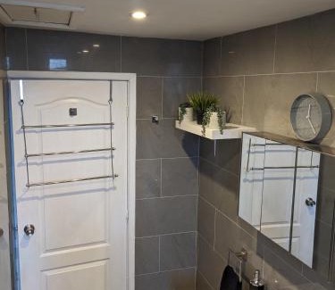 Marston Green Apartment | The Laurels - HS2 Contractors, NEC, BHX, Free Parking