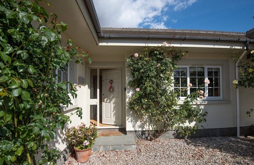 Jedburgh Cottage | THE LAURELS, Jedburgh - sleeps 2+2 in 2 bedrooms