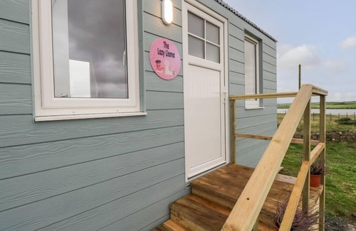 Ballyshannon Apartment | The Lazy Llama Shepherd Hut Campview Farm Stay