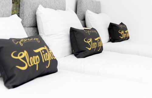 Headingley Apartment | The Leeds Gathering - Hot Tub - EV Charging