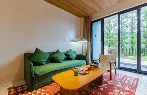 Lujiang House | The lesser of the two has the Lushan residence