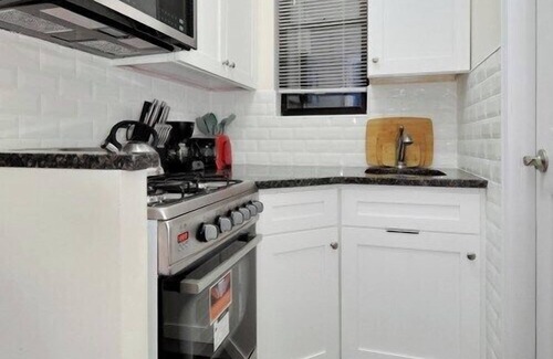 Kips Bay Apartment | The Lexy V Vibe 8631