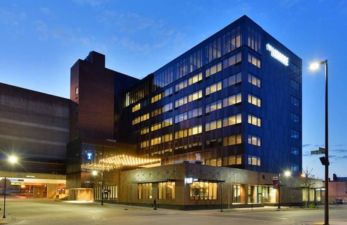 Downtown Eau Claire Hotel | The Lismore Hotel Eau Claire - a DoubleTree by Hilton Hotel